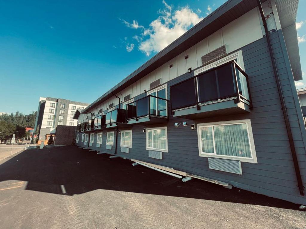 Econo Lodge Prince George Bagian luar foto