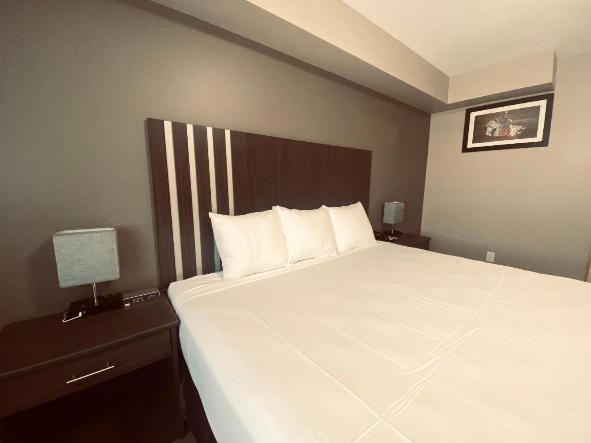 Econo Lodge Prince George Bagian luar foto