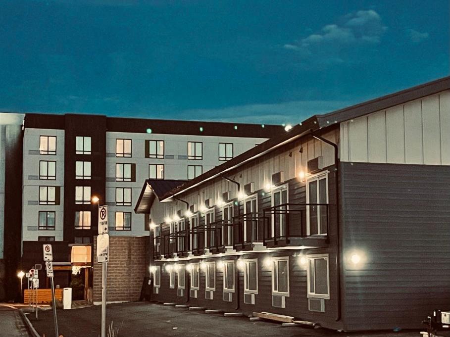 Econo Lodge Prince George Bagian luar foto