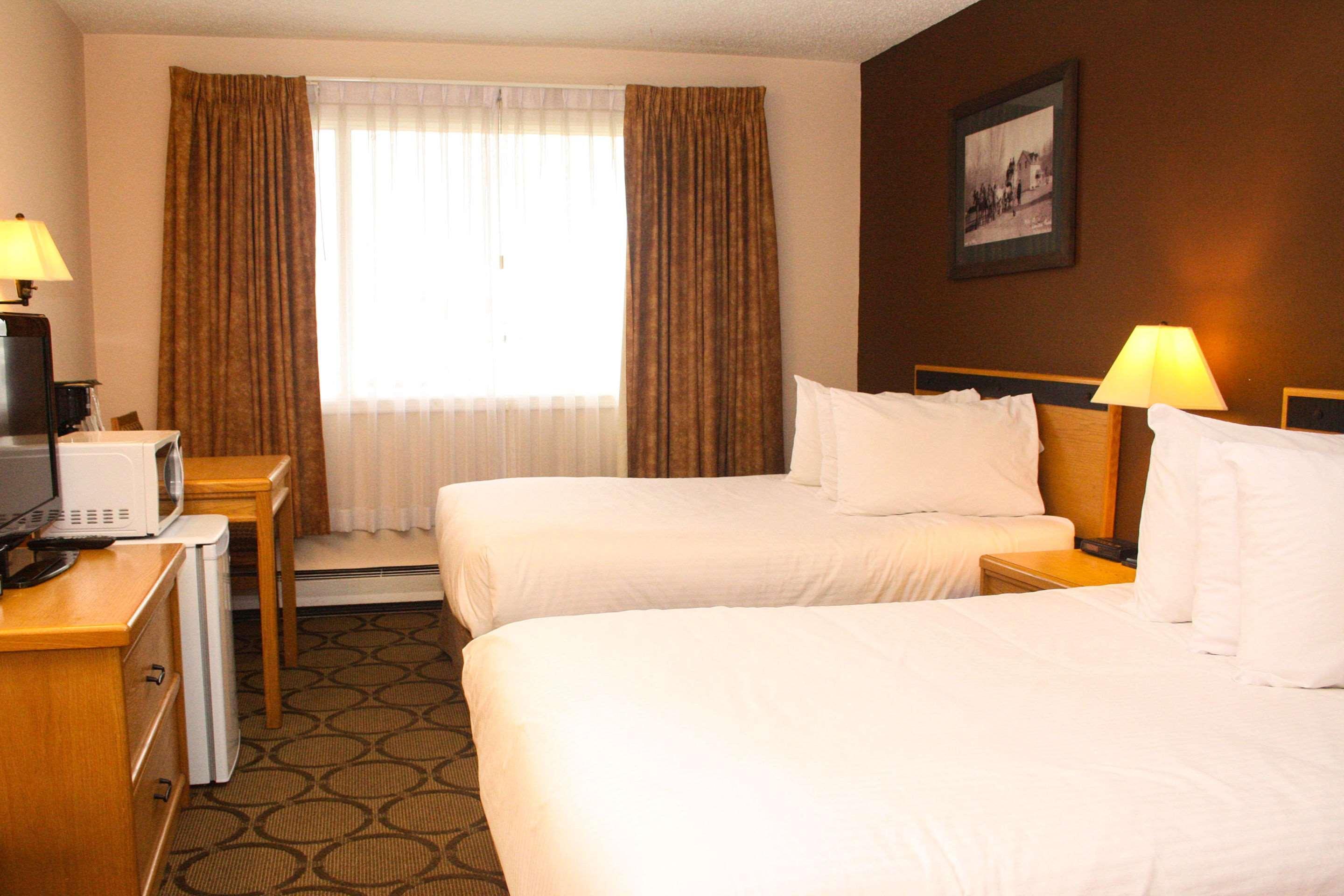 Econo Lodge Prince George Bagian luar foto