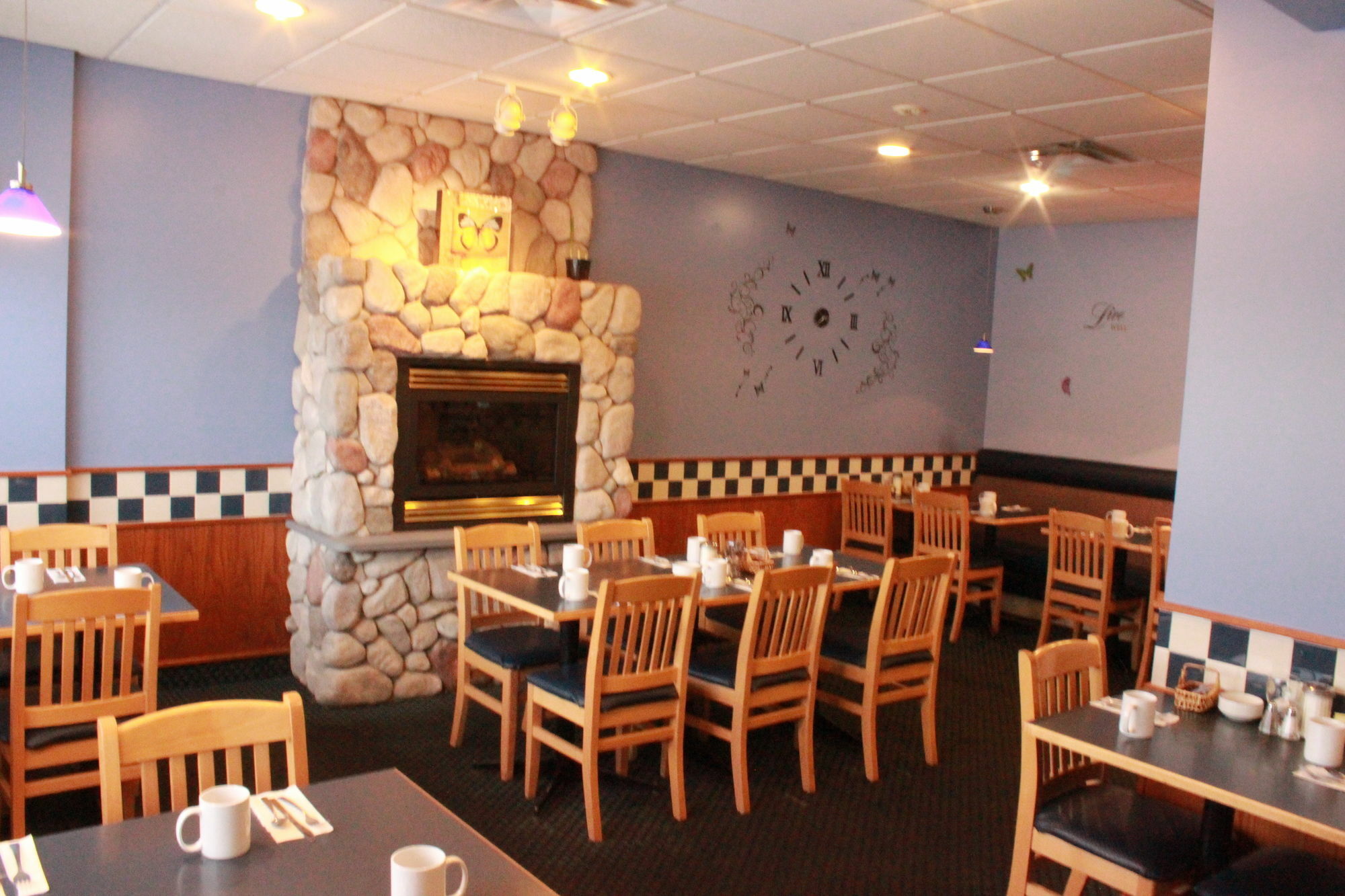 Econo Lodge Prince George Bagian luar foto