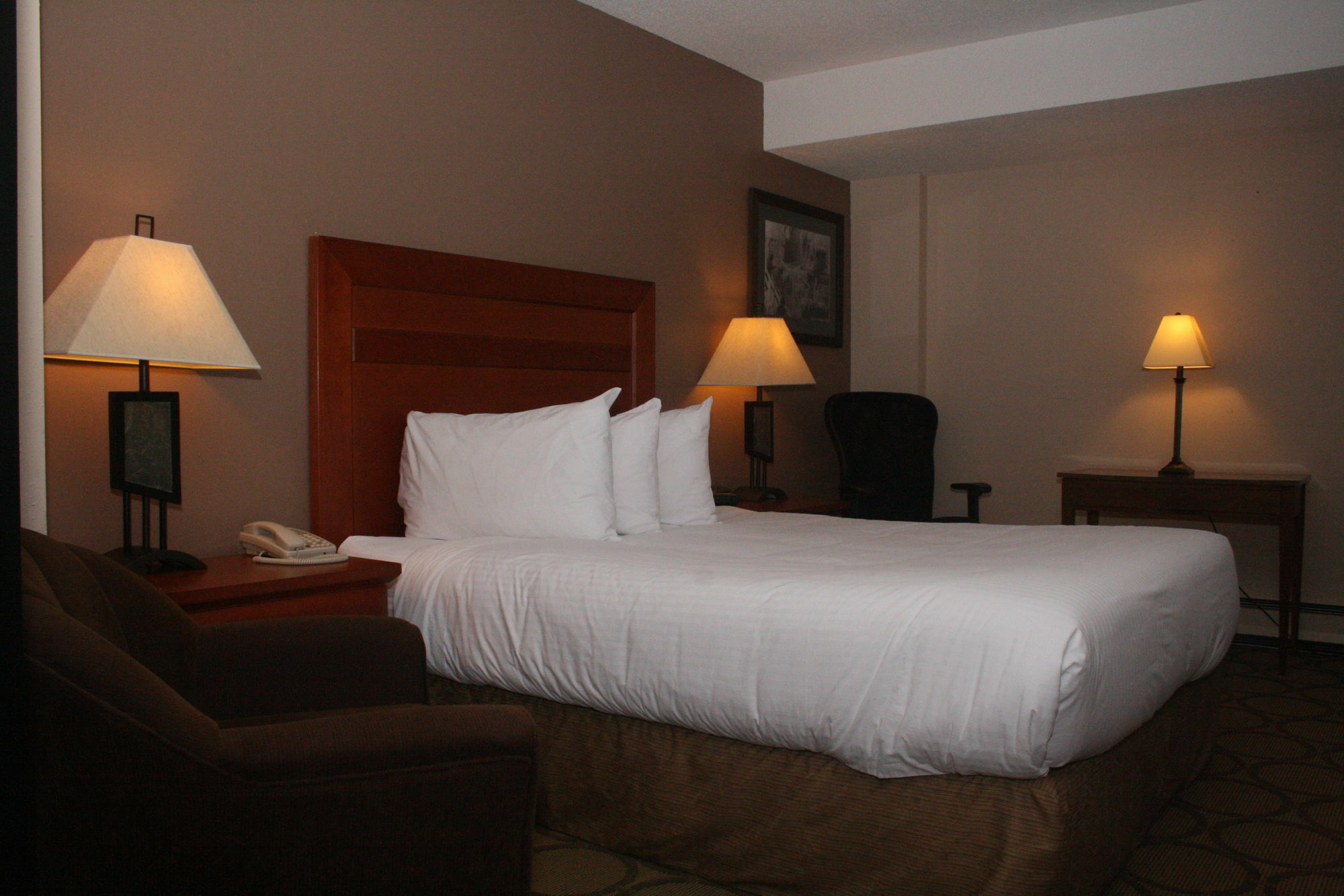 Econo Lodge Prince George Bagian luar foto